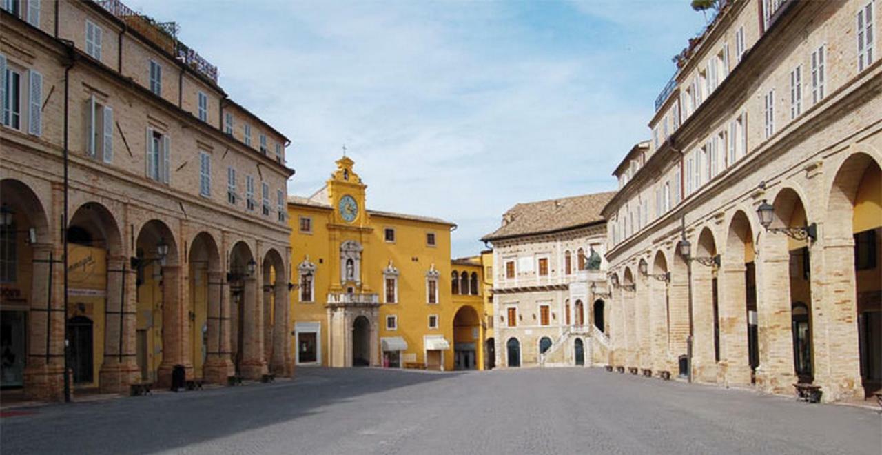 Appartamento A Palazzo Vinci Fermo Buitenkant foto