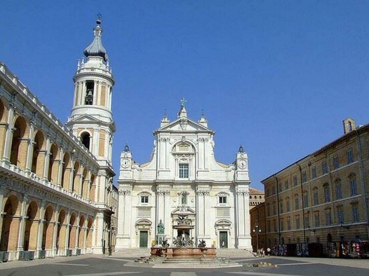 Appartamento A Palazzo Vinci Fermo Buitenkant foto
